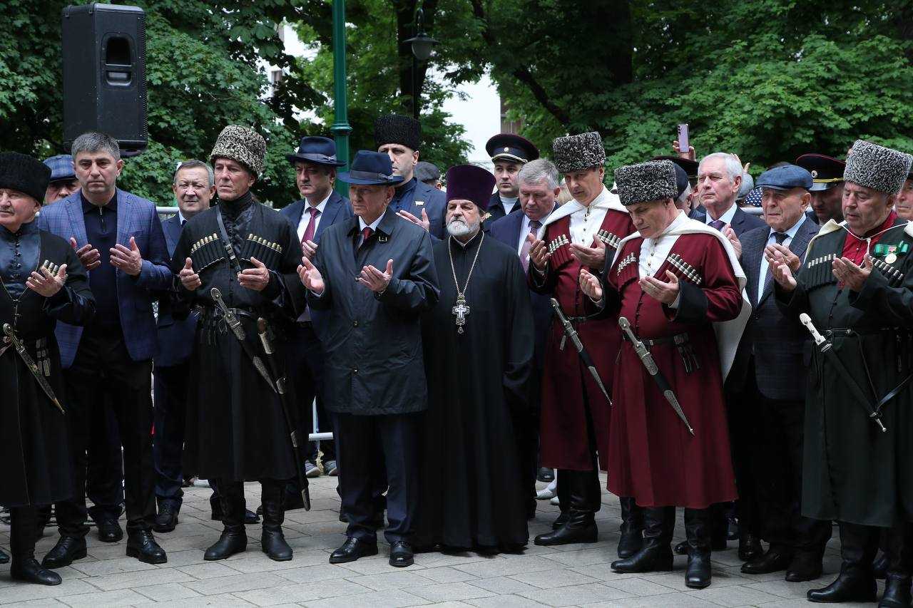 Circassians commemorating the end of the Caucasian War in Nalchik, Kabarda–Balkaria. Official photo.