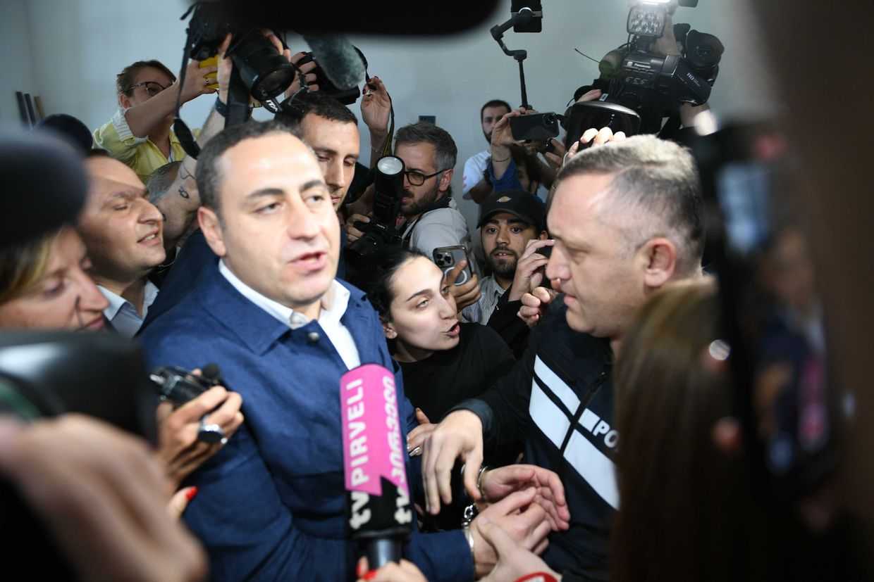 Giorgi Vashadze being arrested at his party office. Photo: Mariam Nikuradze/OC Media.