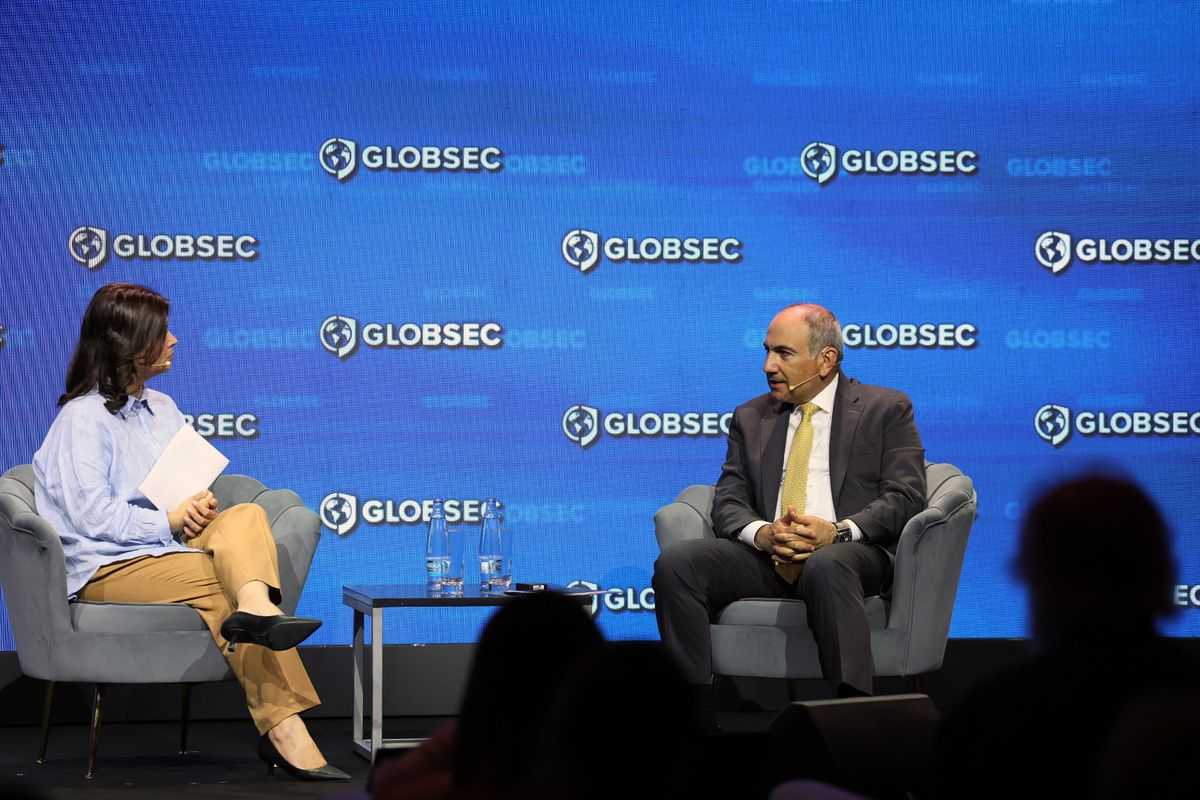 Prime Minister Nikol Pashinyan speaking at the GLOBSEC 2025 in Prague. Offical photo.
