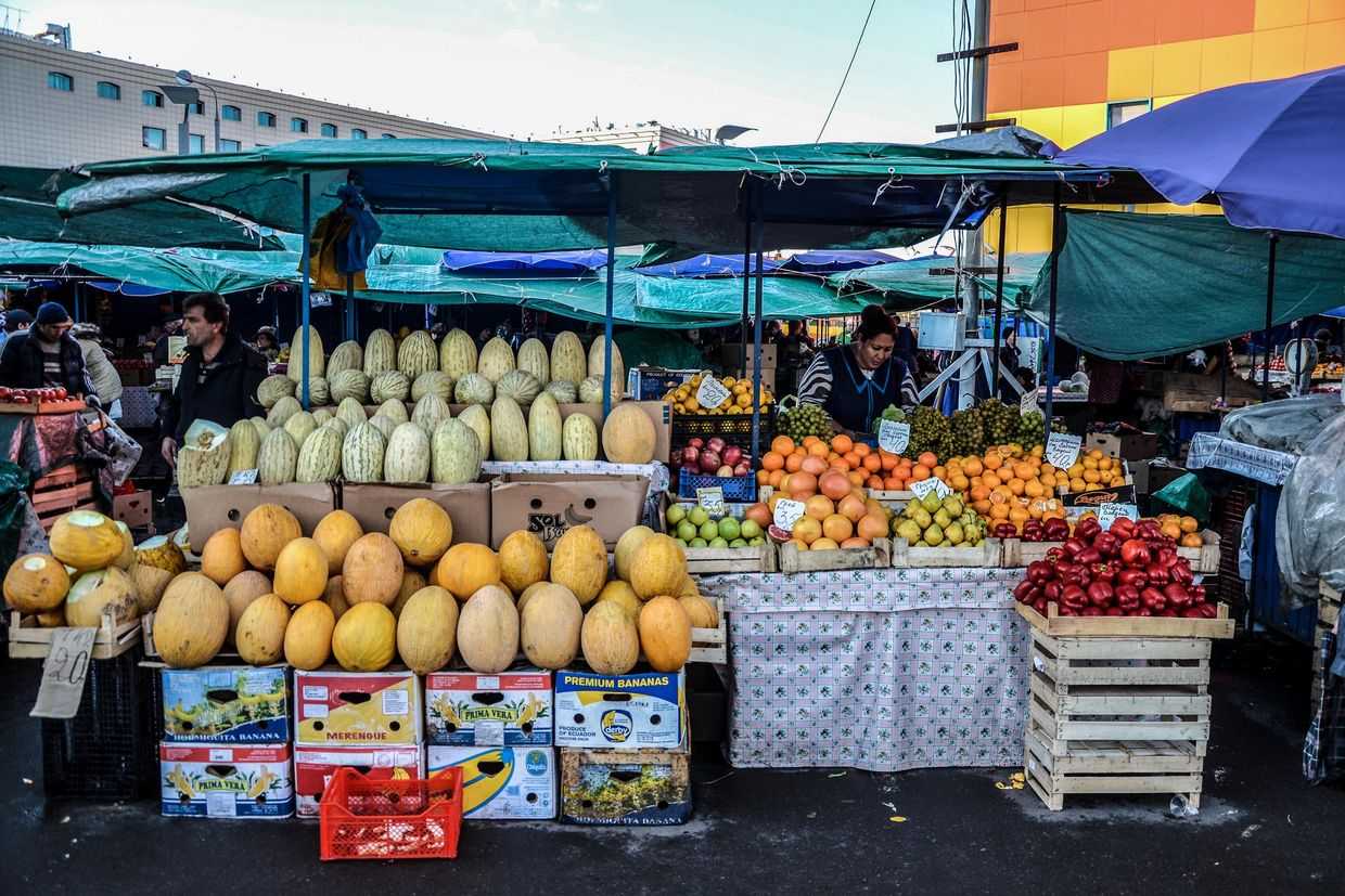 Azerbaijani sellers one of the Russian markets (bazaar). Photo: Javid Johns/Chaikhana