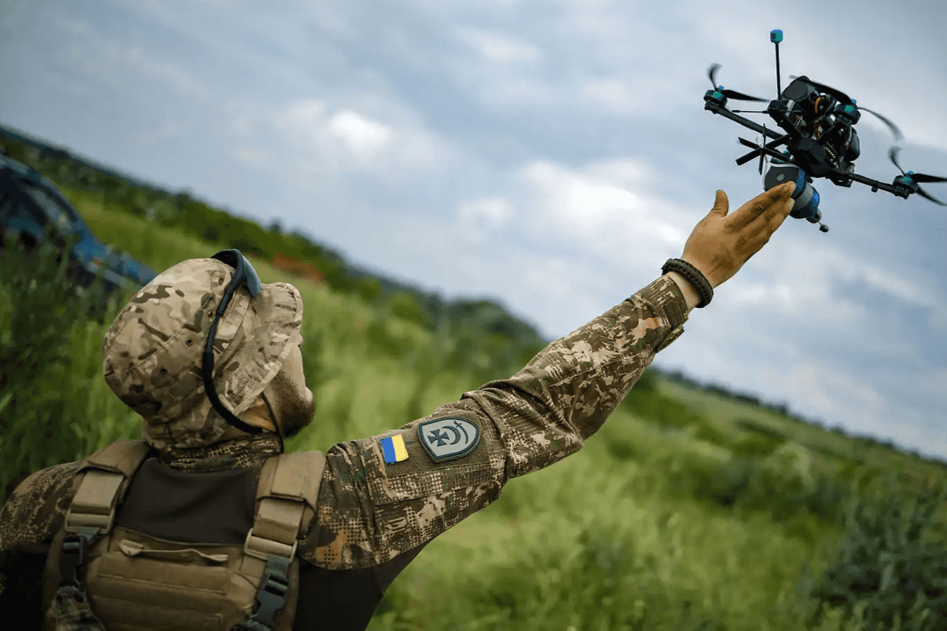 A Ukrainian soldier operating a drone. For illustrative purposes. Photo: Ukrainska Pravda.