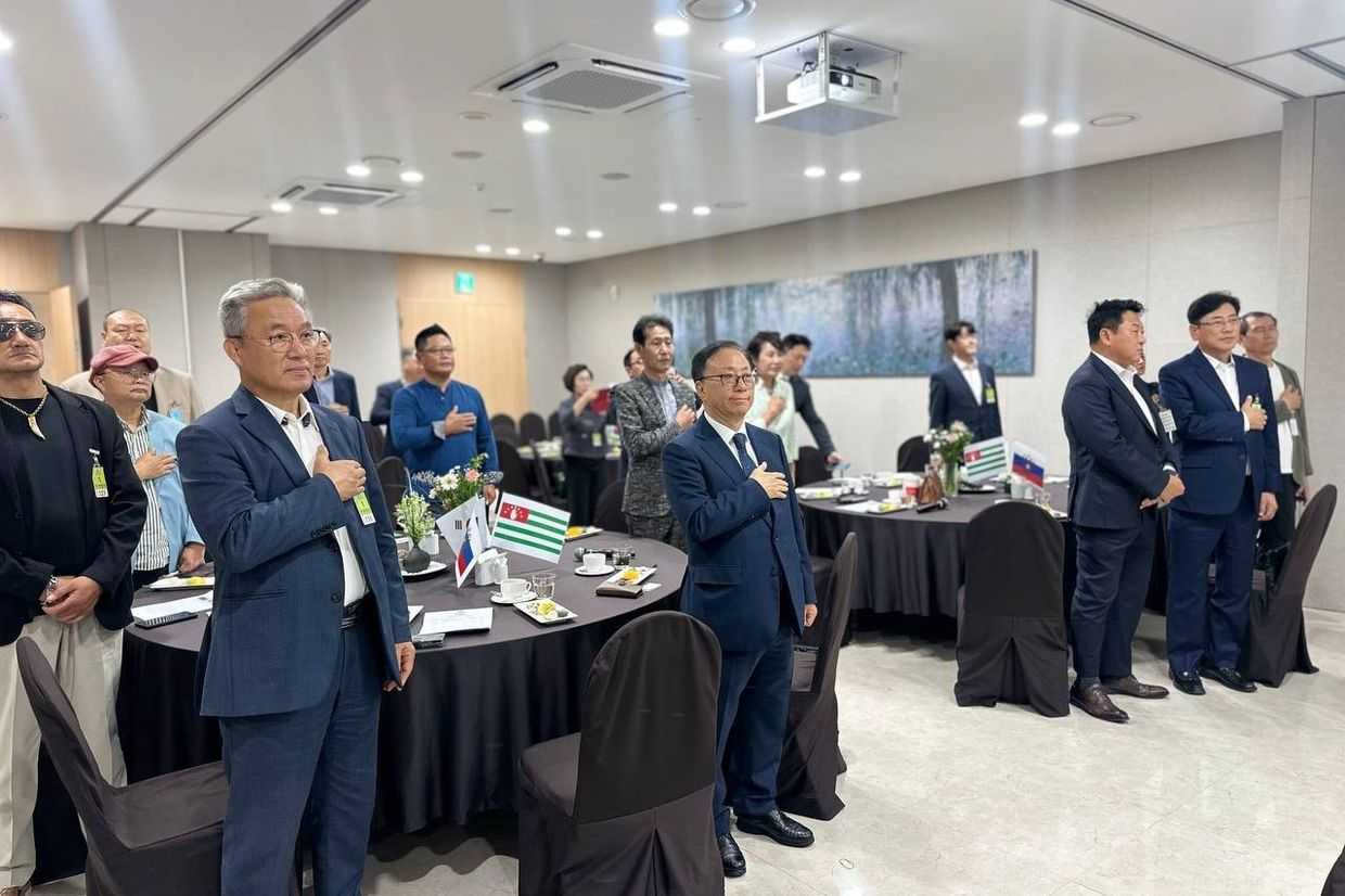 Attendees at the opening of the Abkhazian-Korean cultural centre in Seoul. Photo: Abkhaz World.