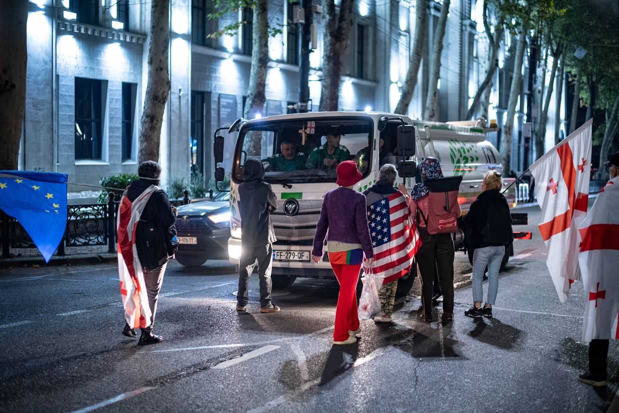 Protesters begin to block the road during the ongoing nightly demonstrations. Photo: Mariam Nikuradze/OC Media.