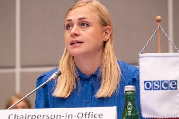 Elina Valtonen. Official photo.