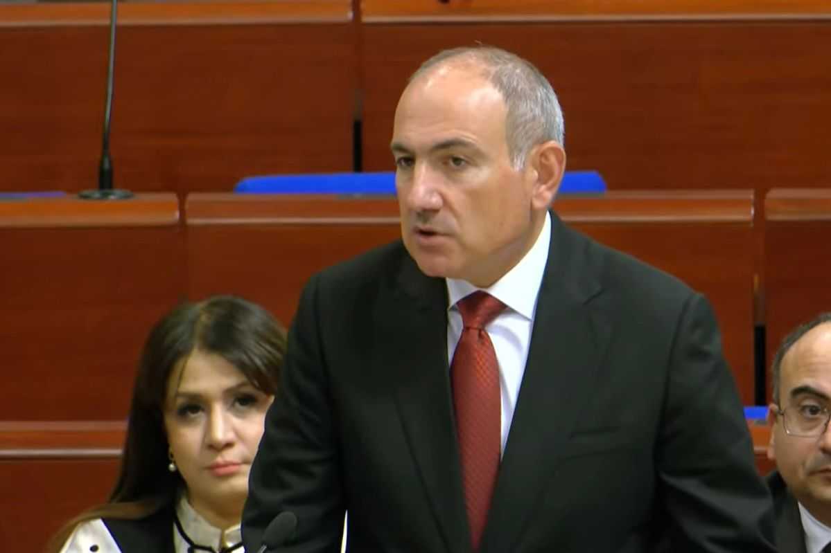 Prime Minister Nikol Pashinyan speaking at a PACE session on 30 September.