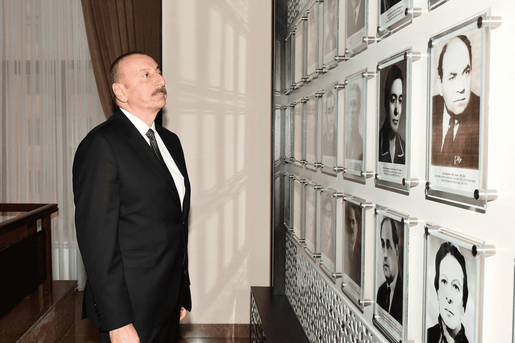 Azerbaijani President Ilham Aliyev visits the administrative building of Western Azerbaijan Community in December 2022. Official photo.