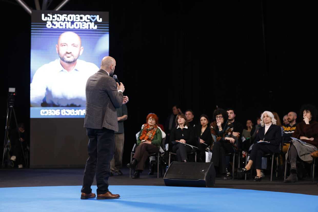 Freedom Square founder Levan Tsutskiridze addressing participants at a forum held in Tbilisi. Official photo.
