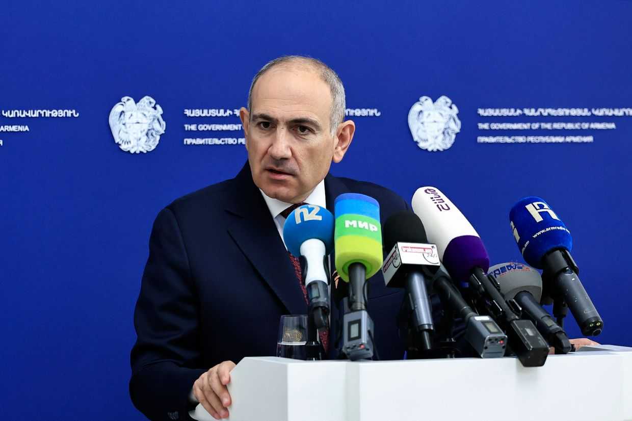 Prime Minister Nikol Pashinyan at a weekly press briefing in April 2026. Official photo.