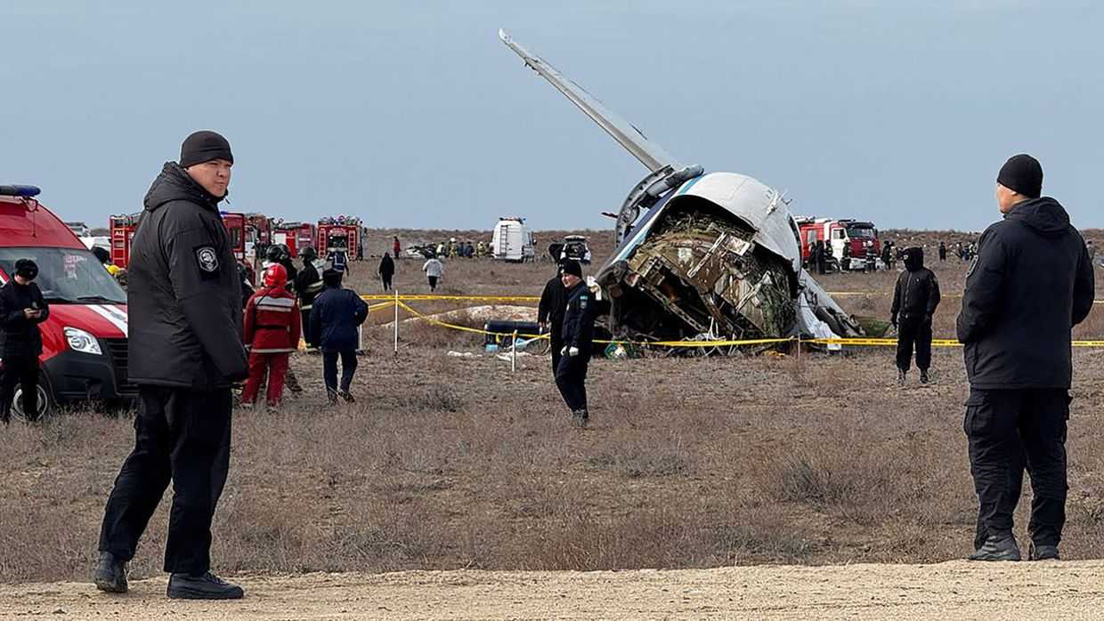 Rescue workers at the scene of the Azerbaijan Airlines crash on 25 December in Aktau, Kazakhstan. Photo: TASS.