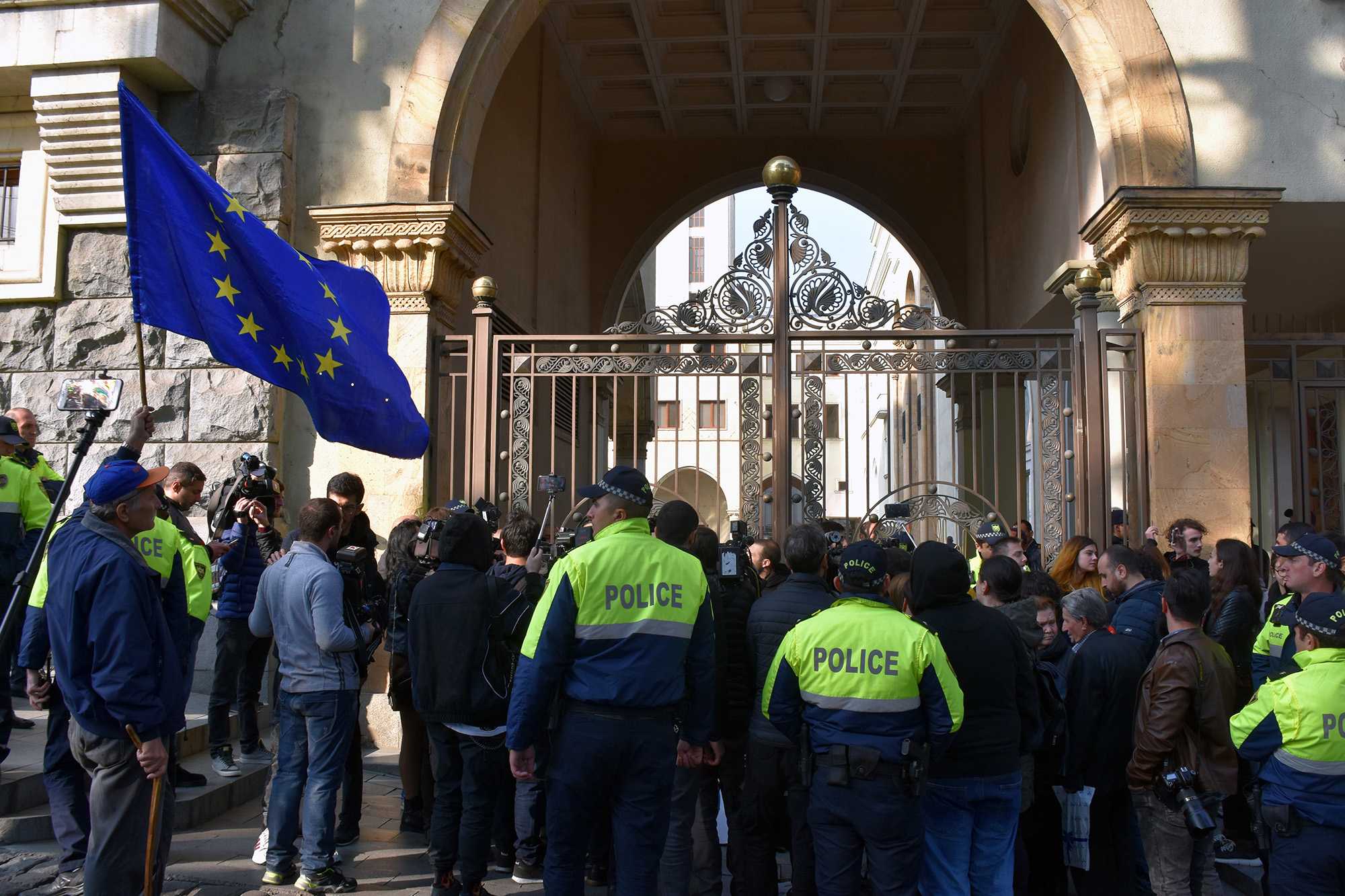 Georgian Dream MPs block switch to fully proportional electoral system 