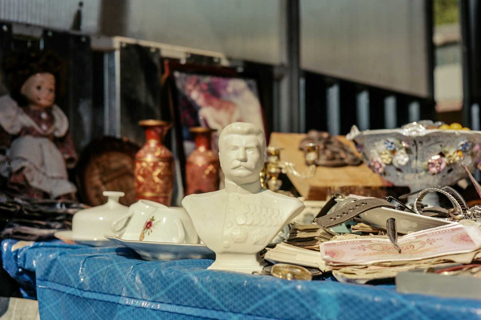 You can buy a bust of Stalin for ₾40 ($14) on the Samgori second-hand market. Photo: Sofi Mdivnishvili/OC Media.