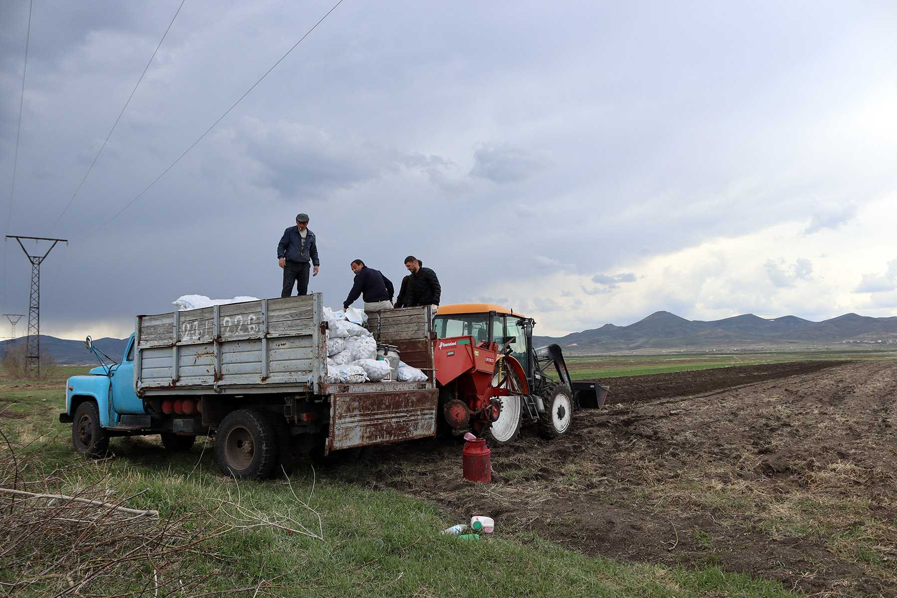 Regular labour migrants who have been unable to travel abroad this year due to COVID-19. Photo: Anahit Harutyunyan/OC Media.