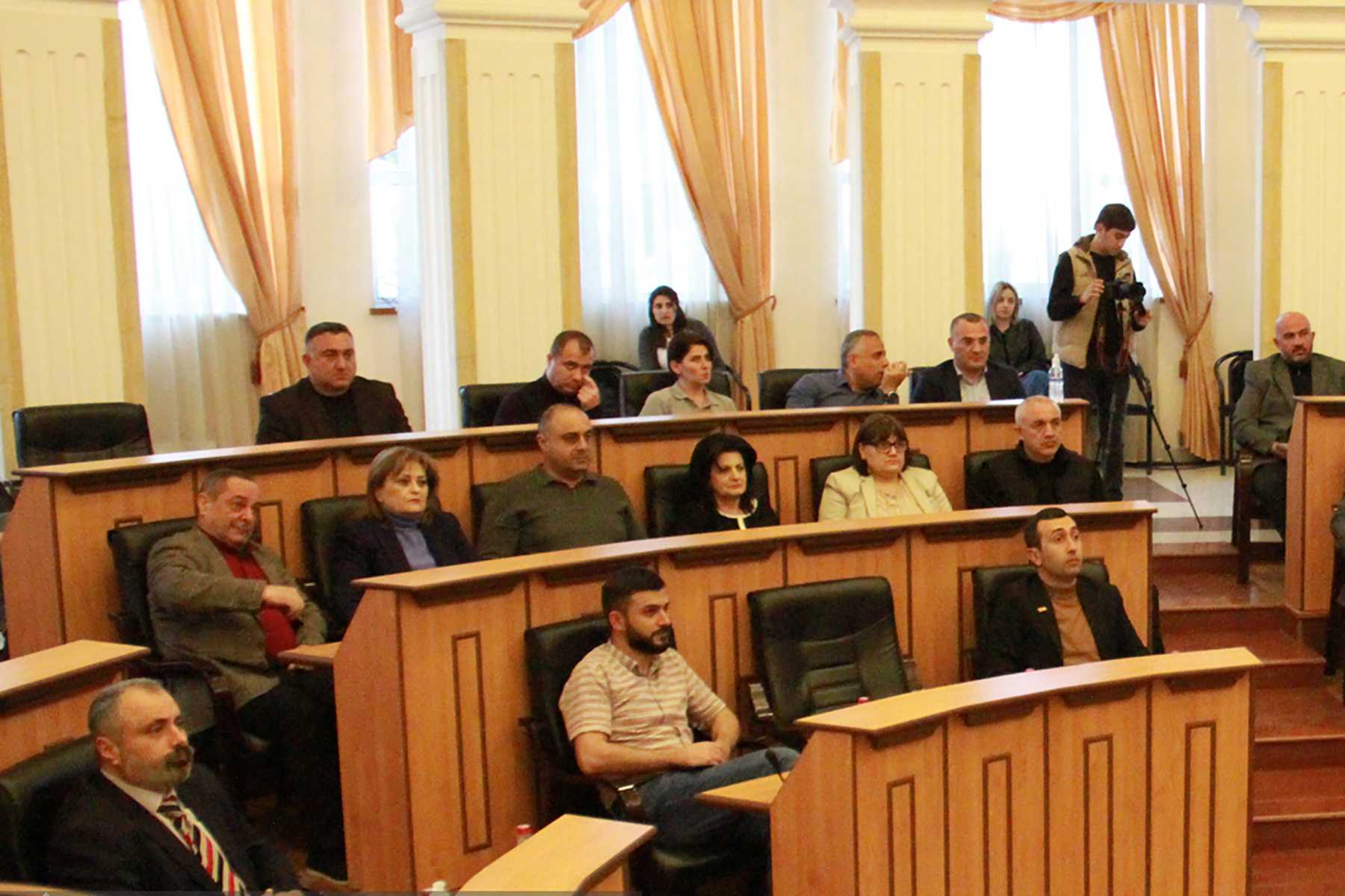 Nagorno-Karabakh MPs gather for an extraordinary session of parliament on 14 April. Photo via nankr.am.