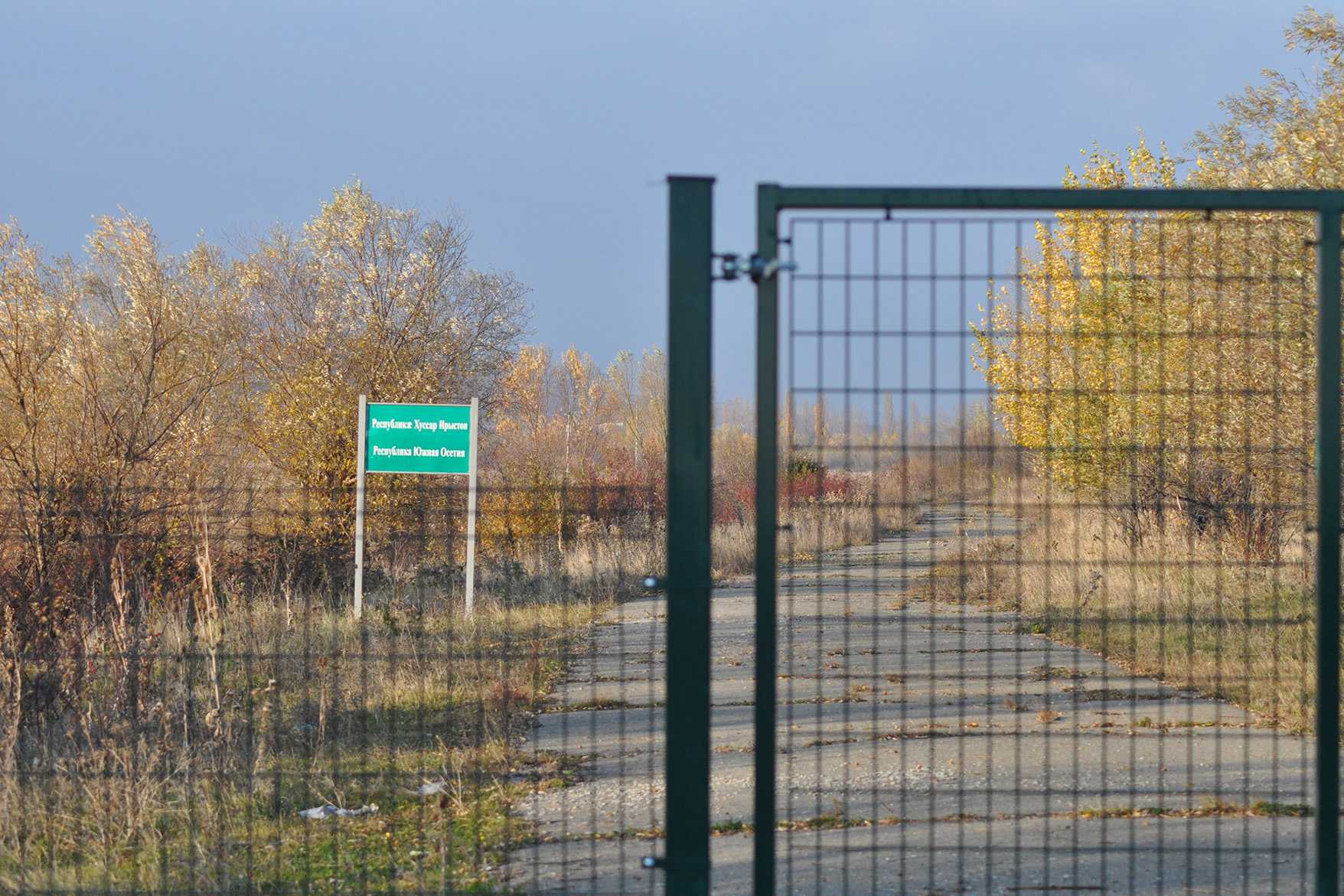 The crossing had been and is again expected to be permitted on foot only. Photo: Mariam Nikuradze/OC Media.