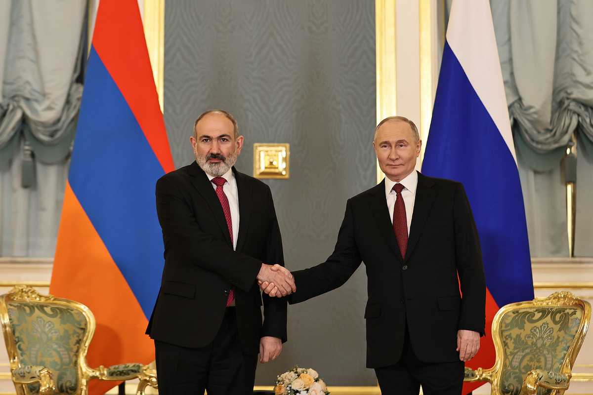 Pashinyan and Putin in Moscow on 8 May. Official photo 