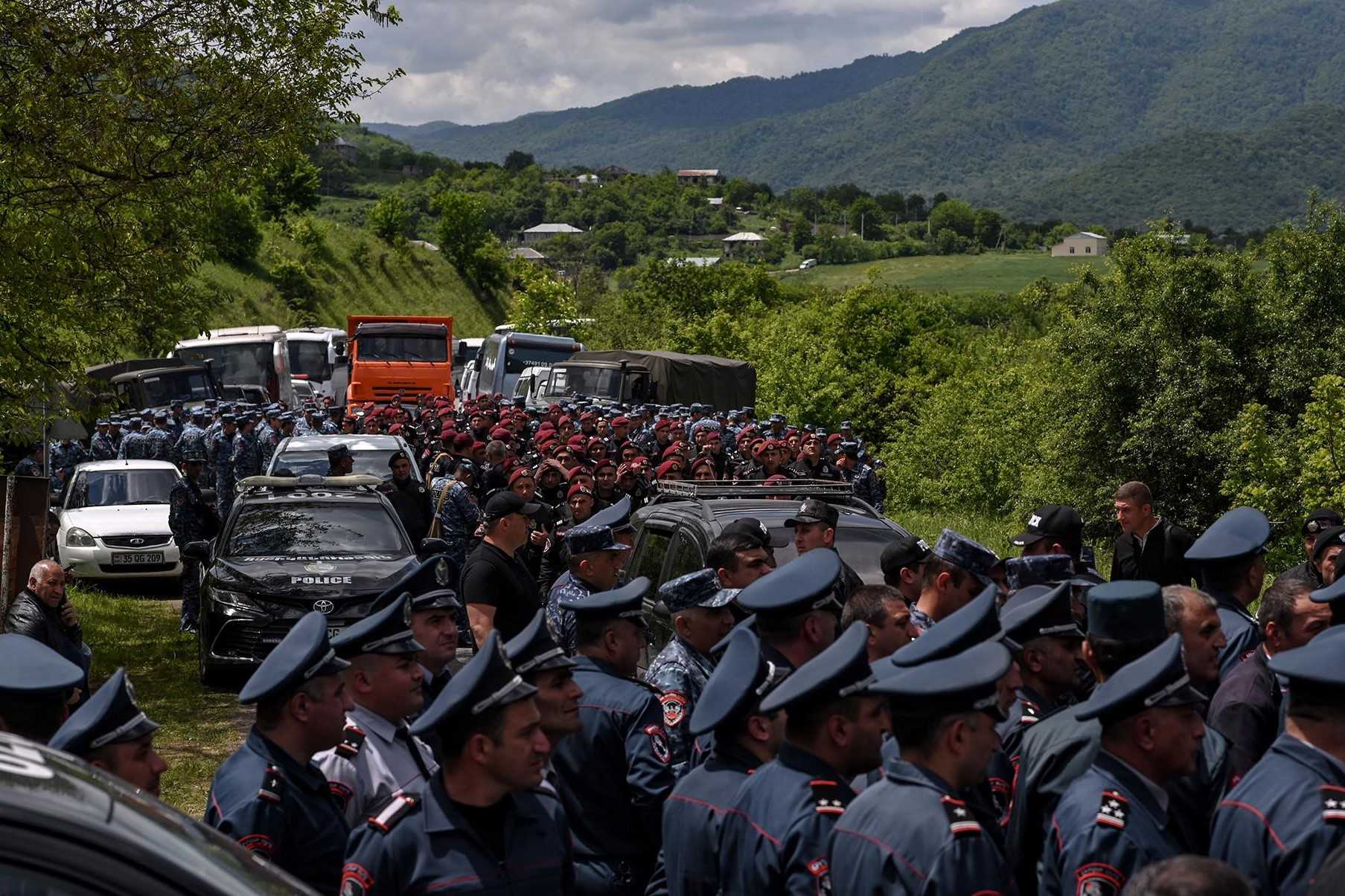 Police blocking the road to Kirants. Photo: Narek Aleksanyan/Hetq