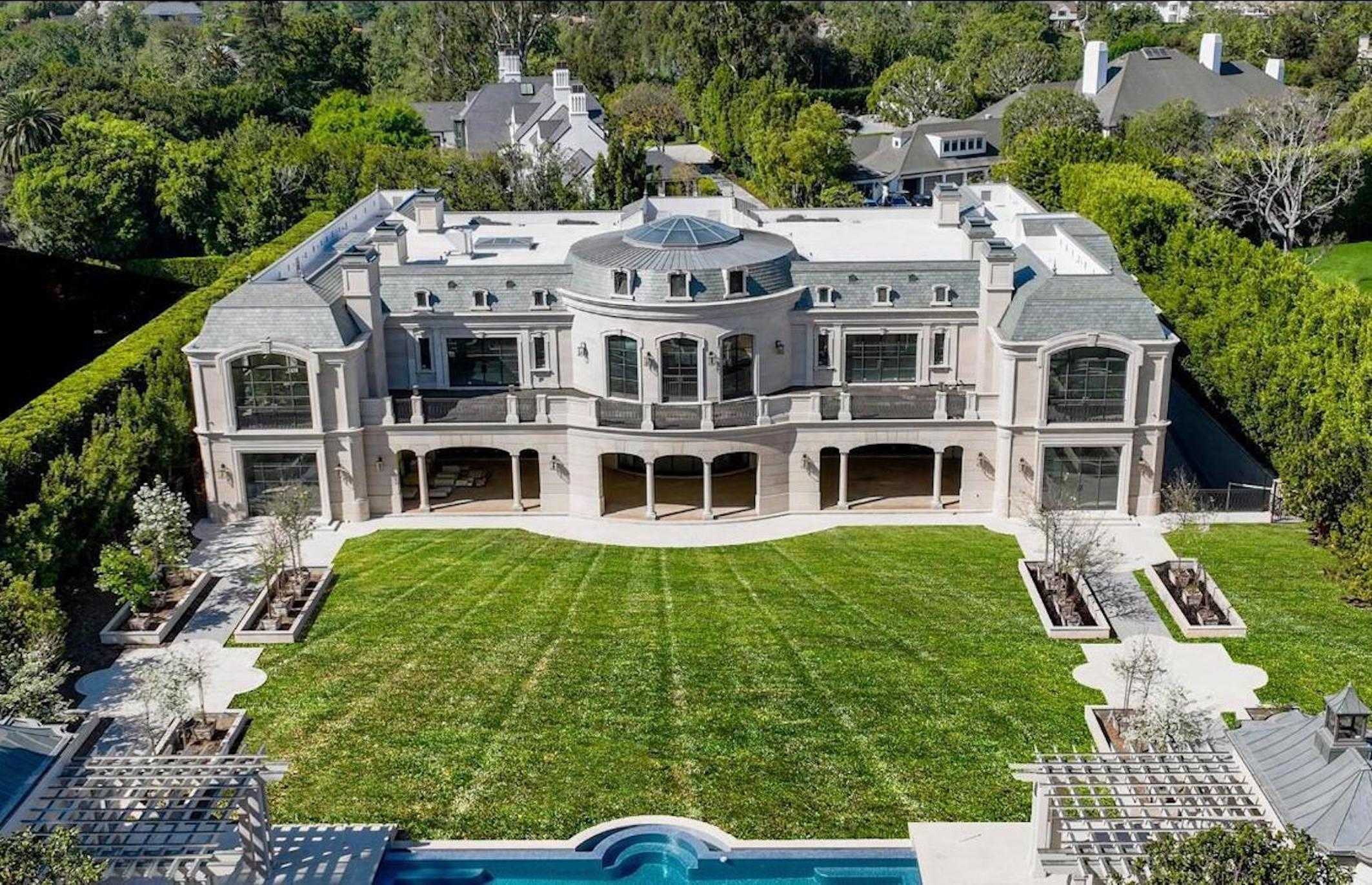 The mansion of the family of former Armenian finance minister in California, US. Image via Hetq.