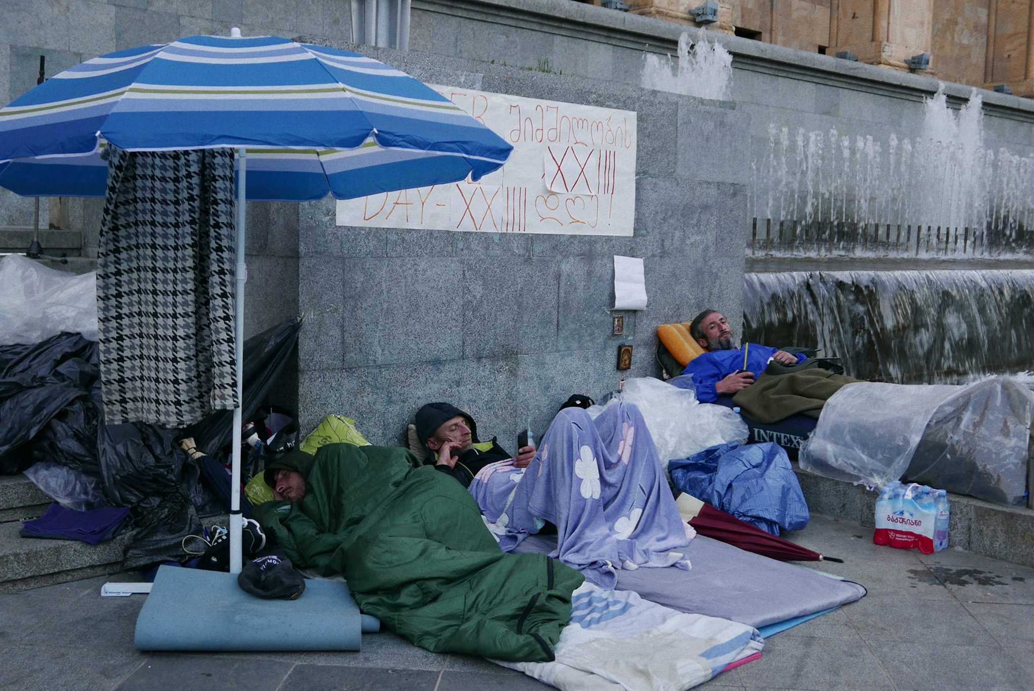 Protest of Shukruti residents outside the parliament. Photo: Mariam Nikuradze/OC Media. 