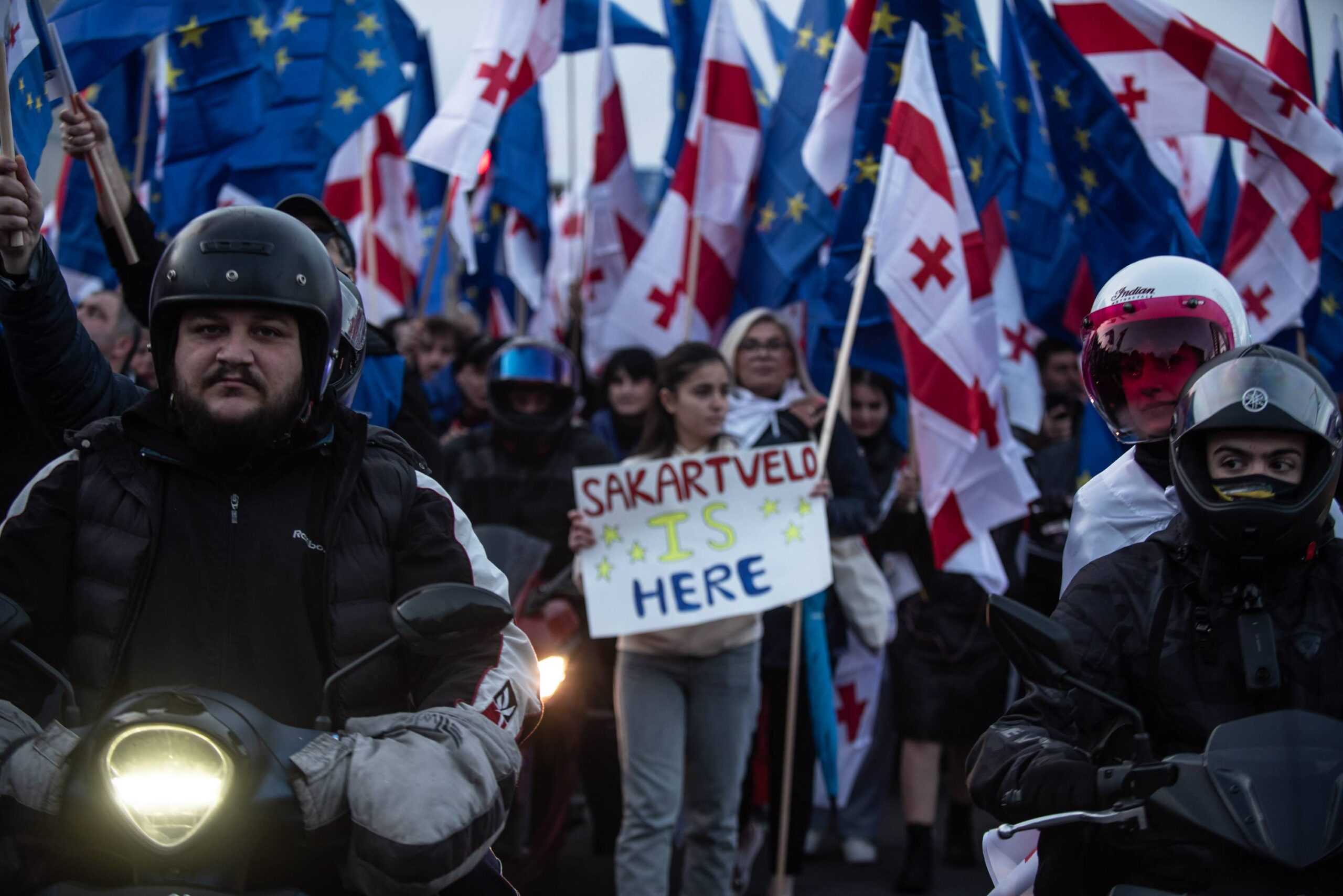 Thousands marched in Tbilisi on 20 October in a pro-EU demonstration. Photo: Mariam Nikuradze/OC Media. 