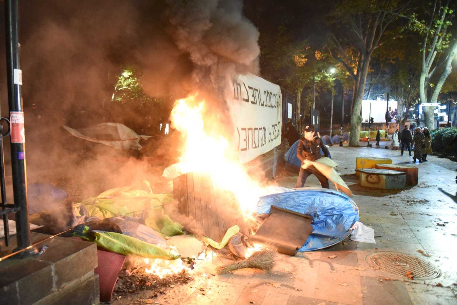 Police move in on a protest encampment in Tbilisi in the early hours of Tuesday morning. Photo: Mariam Nikuradze/OC Media.