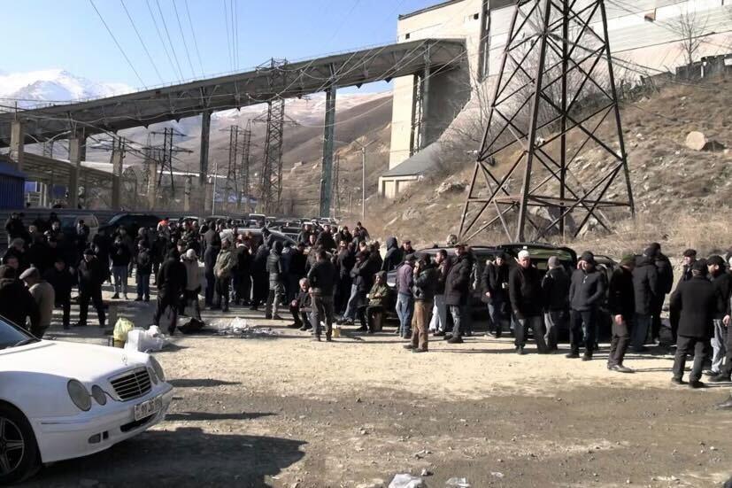 The strike at the Zangezur Copper Molybdenum Combine. Photo: RFE/RL.