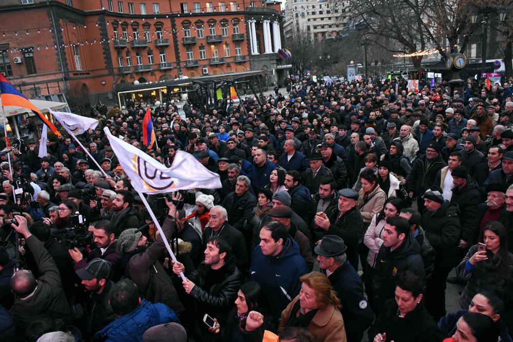 Hundreds protest in Yerevan against rising prices