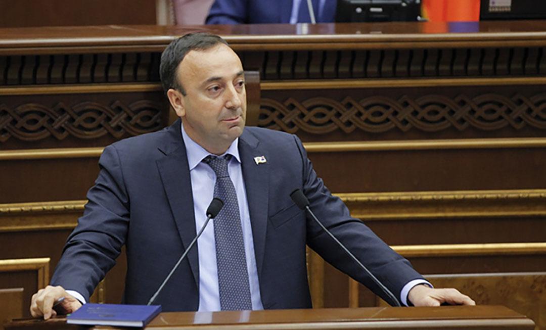 Armenian Parliament votes to strip powers from head of constitutional court