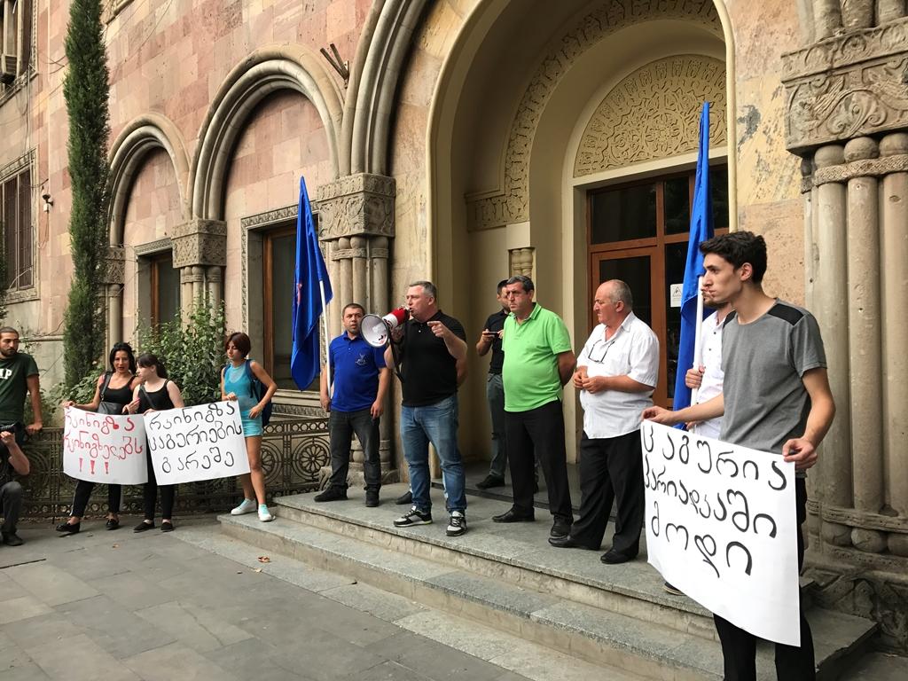 Trade unionists join railway worker hunger strike in Georgia