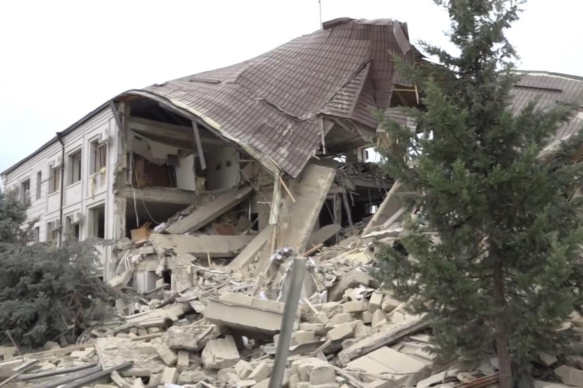 A collapsed building in Stepanakert. Image via Nagorno-Karabakh Human Rights Defender.