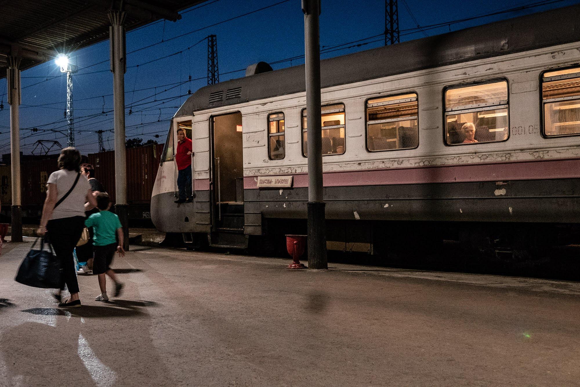 Tbilisi-Borjomi elektrichka at the Khashuri railway station. Photo: Mariam Nikuradze/OC Media. 