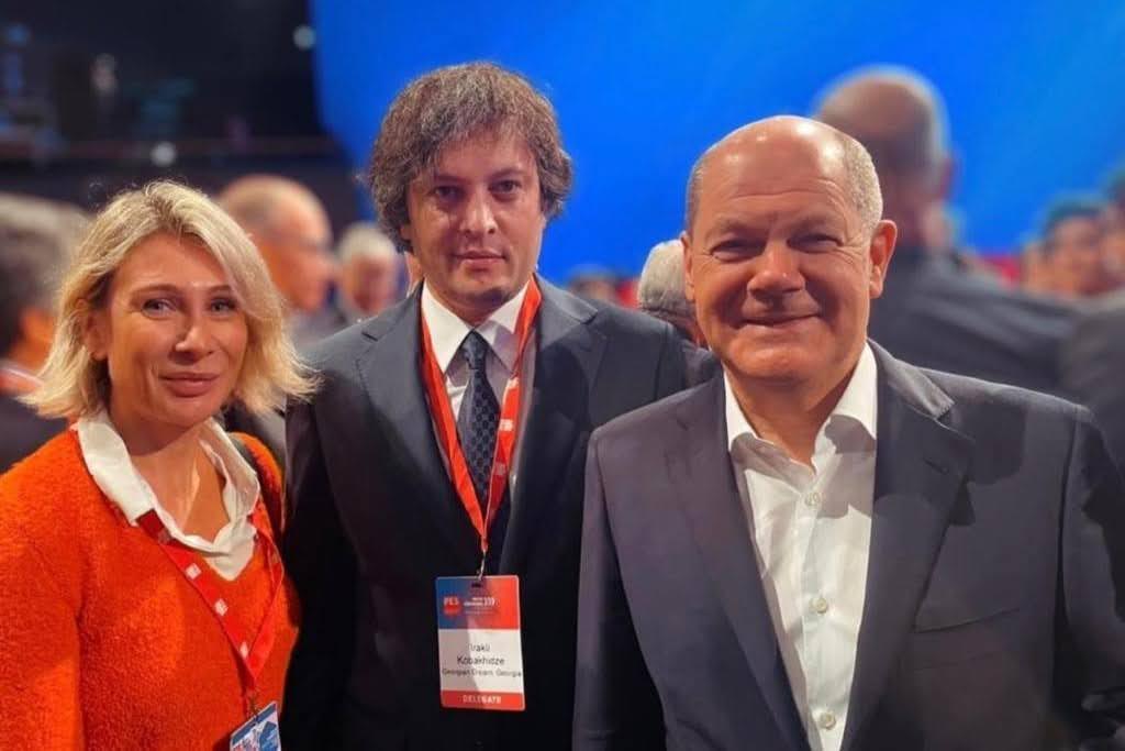 Irakli Kobakhidze (centre) at the PES congress in Berlin in October 2022. Photo: Irakli Kobakhidze/Facebook.