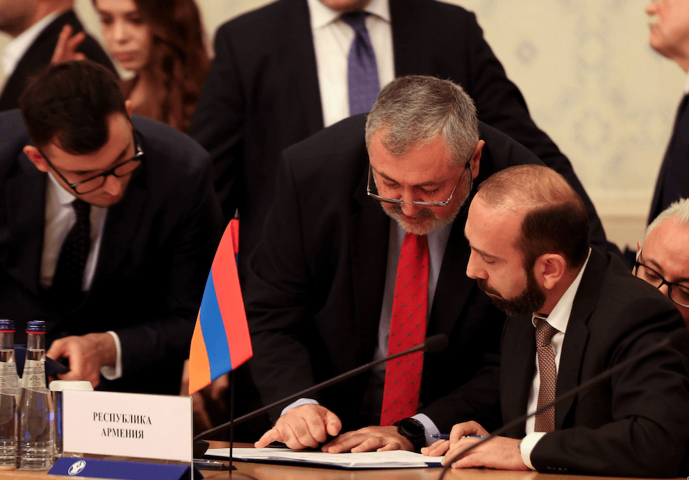 Armenian Foreign Minister Ararat Mirzoyan (right) at the CIS Council of Foreign Ministers. Image via Armenian MFA.