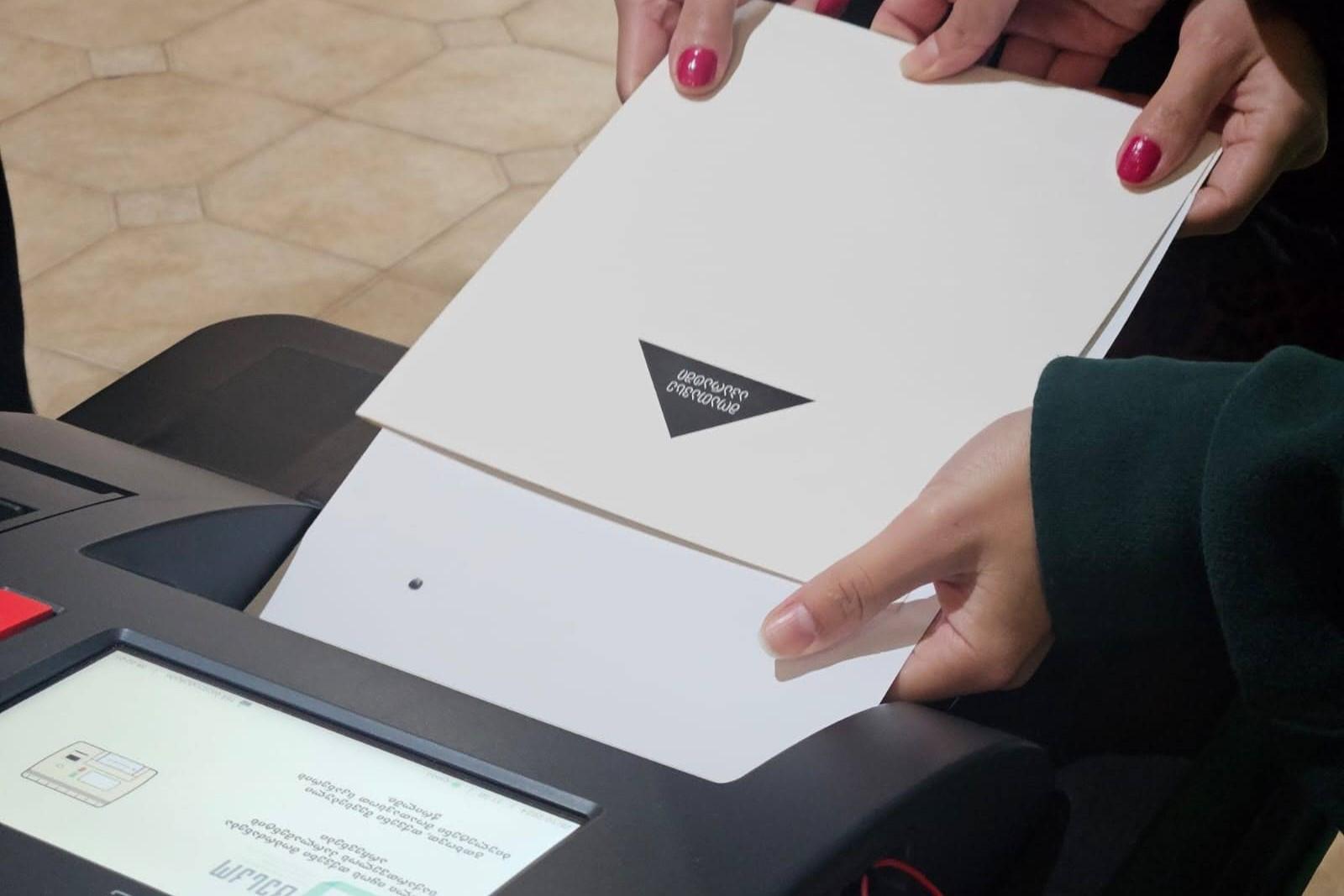 Polling station in Kutaisi. Photo: Elene Khatchapuridze/OC Media