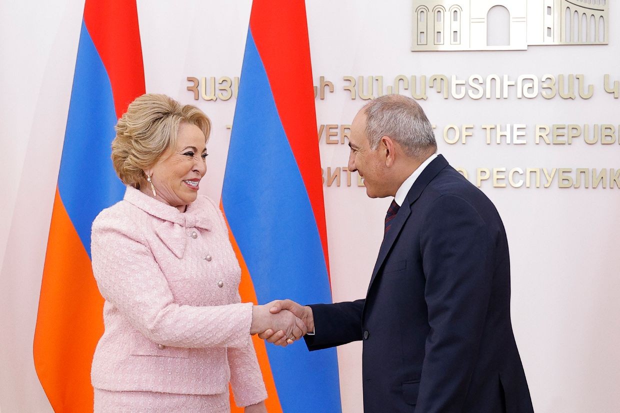 Russian Senate Chair Valentina Matvienko (left) and Armenian Prime Minister Nikol Pashinyan (right). Official photo.