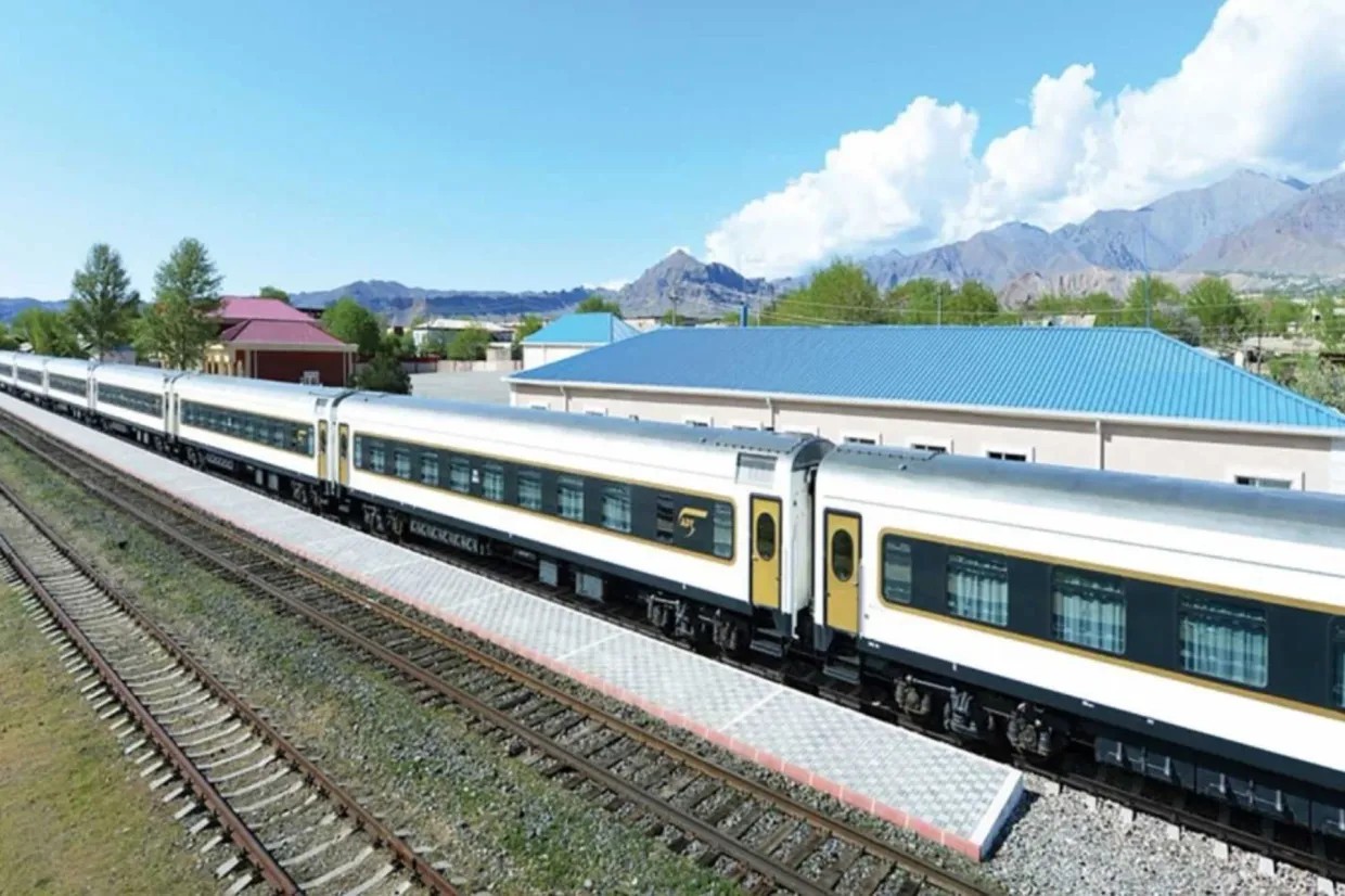 An existing section of the Nakhchivan-Armenia-Azerbaijan rail tracks, in Nakhchivan. Photo: Azertac. For illustrative purposes.