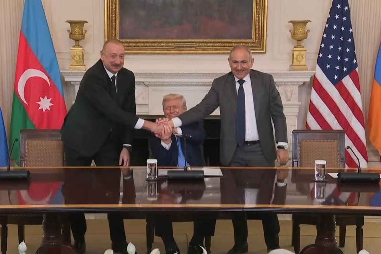 From left to right: Azerbaijani President Ilham Aliyev, US President Donald Trump, and Armenian Prime Minister Nikol Pashinyan at the White House on 8 August 2025. Screengrab from livestream.