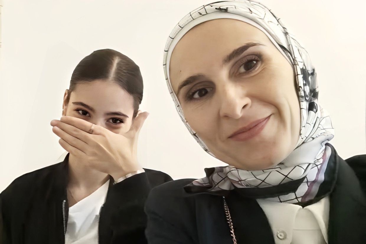 Larisa Arsanukaeva with her daughter. Photo: Daptar.