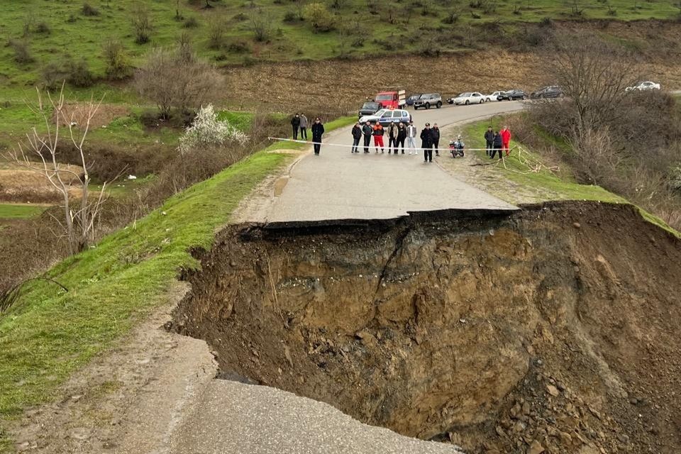 The landslide occurred in the Gusar district on 6 April 2026. Official photo.