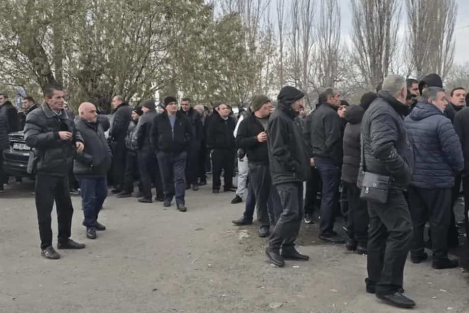 Yerevan bus drivers on strike in December. Photo: <em>RFE/RL</em>.&nbsp;