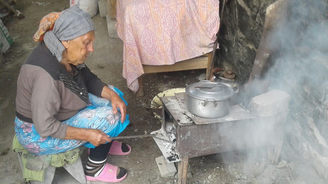 Living on the the Armenian–Azerbaijani border: alone and under fire