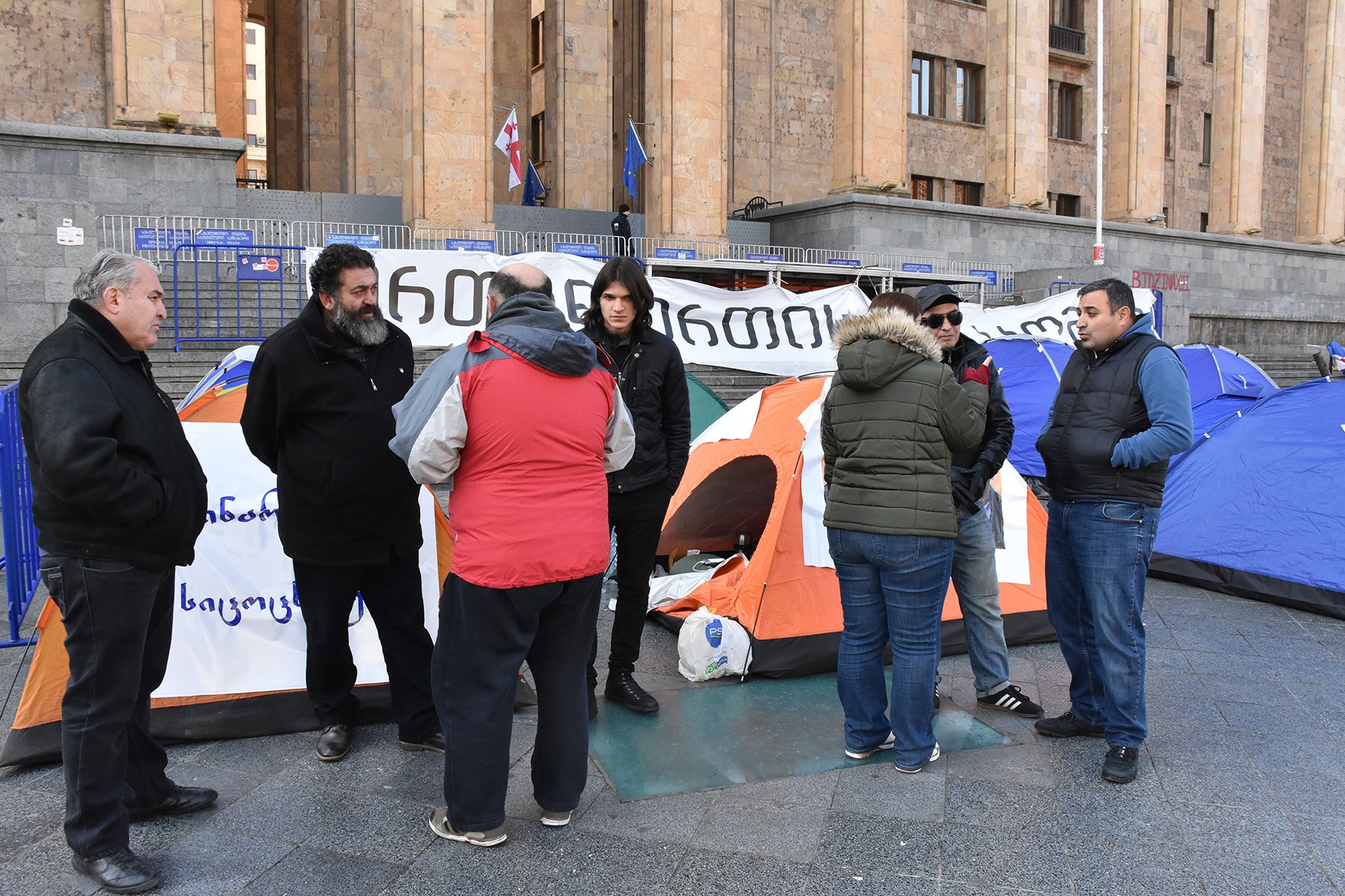 ‘Anti-UNM’ tents set up outside Georgian parliament