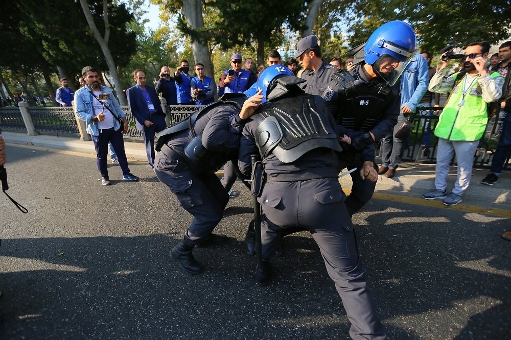 Hundreds arrested including opposition leader at Azerbaijani anti-government protest