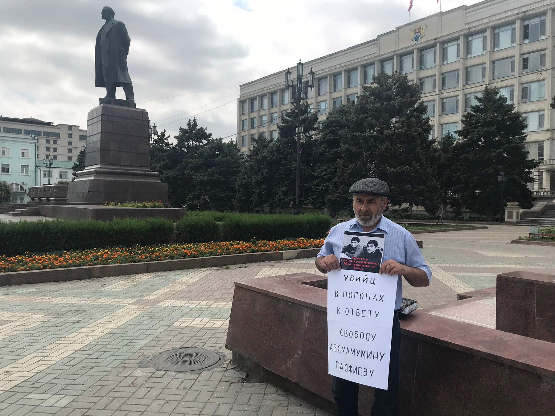 Father of slain teenage shepherds resumes protest in Daghestan