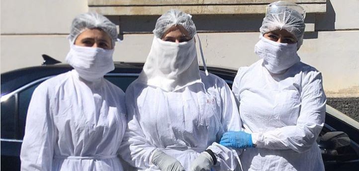 Doctors wearing homemade masks at a Kaspiysk Central City Hostpial located in Kaspiysk, Daghestan. Credit: Kaspiysk Central City Hospital Instagram account. 