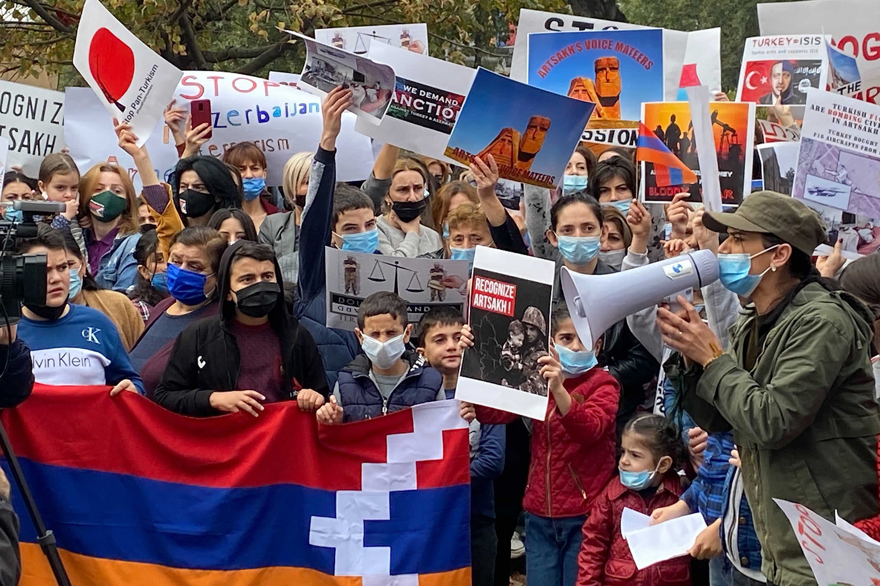 A protest outside the US Embassy on 2 November. Photo: Dvin Titizian/OC Media.