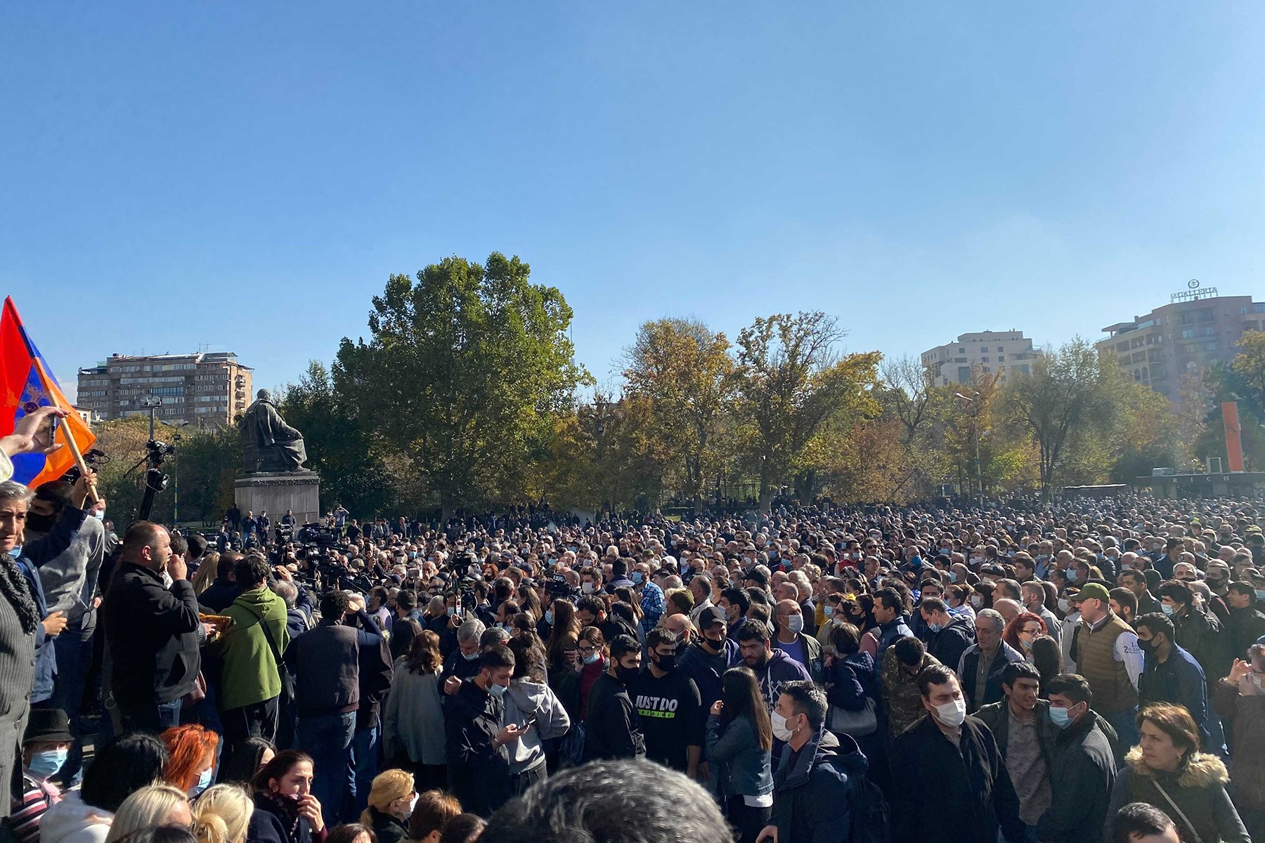 Protesters on Yerevan's Freedom Square calling for Nikol Pashinyan's resignation. Photo: Dvin Titizian/OC Media.
