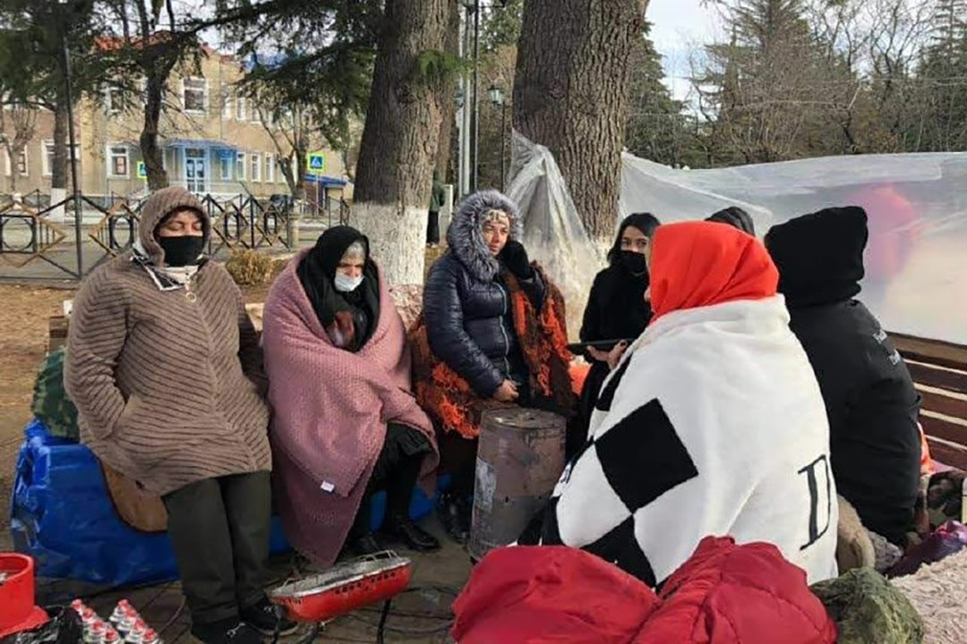 Relatives of Inal Dzhabiyev protesting on Tskhinvali’s Theatre Square. Photo: Iron Borvanon/Telegram.