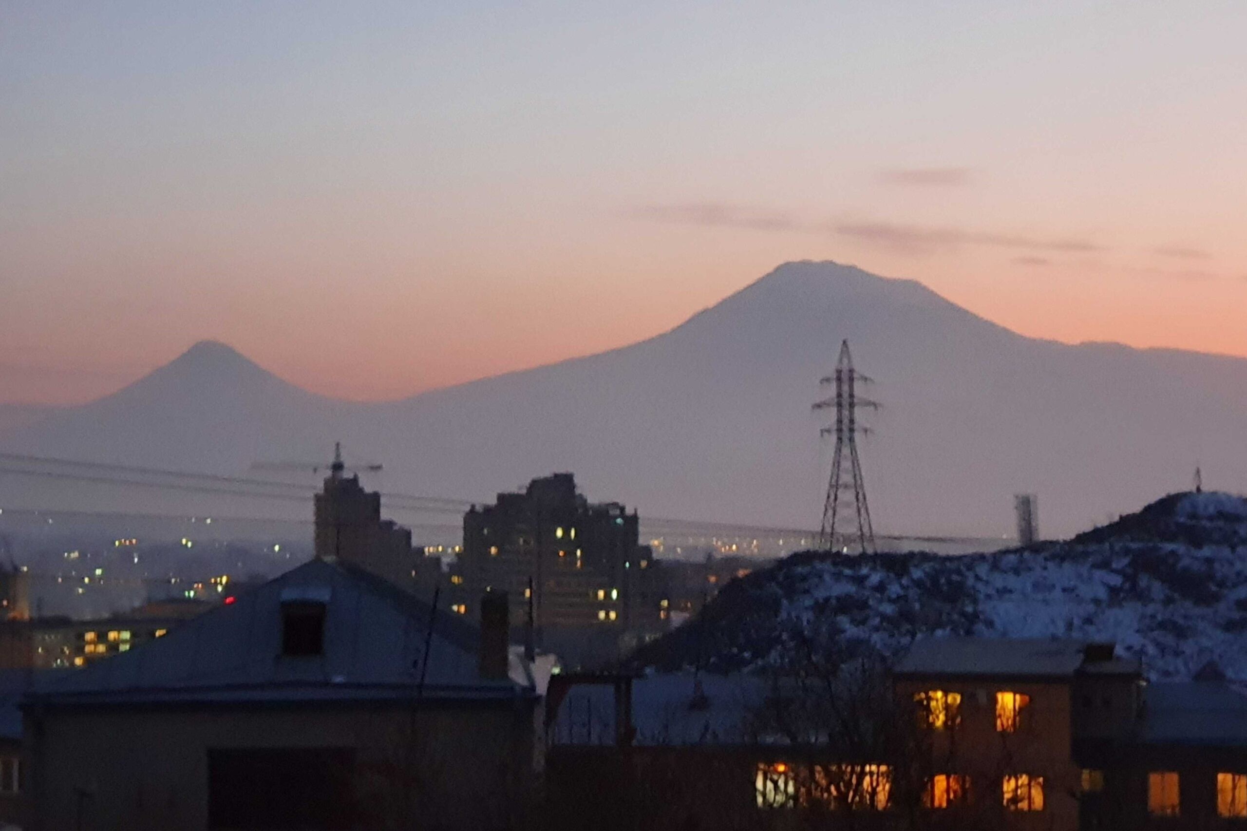 Child safe after hostage crisis in Yerevan resolved 