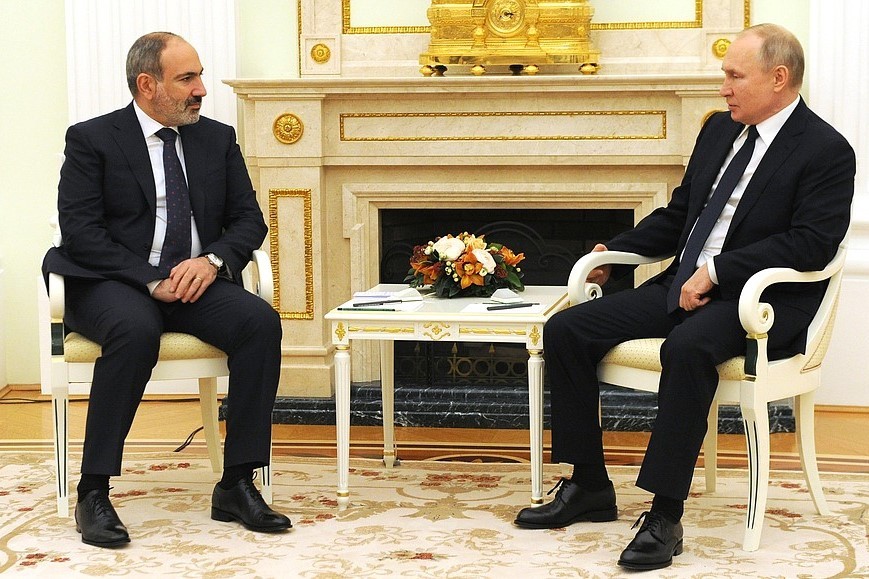 Armenian Prime Minister Nikol Pashinyan and Russian President Vladimir Putin. Official photo.