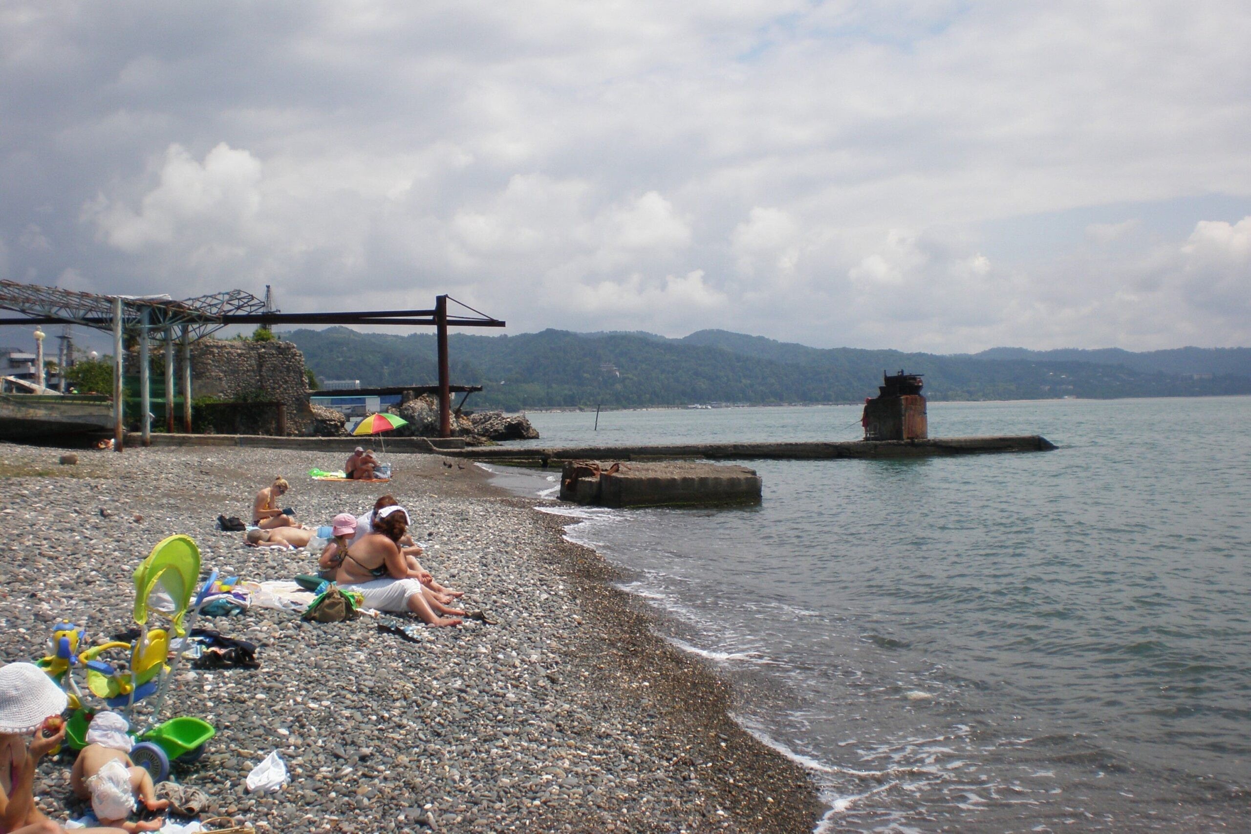 A beach in Sukhumi (Sukhum). Photo: Dominik Cagara/OC Media. 